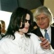 Michael Jackson arrives at the Santa Barbara County courthouse. Jury Selection.