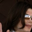 Michael Jackson arrives at the Santa Barbara County courthouse. Jury Selection.