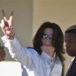 Michael Jackson arrives at the Santa Barbara County courthouse. Jury Selection.