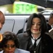 Michael Jackson arrives at the Santa Barbara County courthouse. Jury Selection.