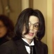 Michael Jackson arrives at the Santa Barbara County courthouse. Jury Selection.