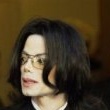Michael Jackson arrives at the Santa Barbara County courthouse. Jury Selection.