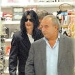 Michael Jackson intr-un magazin de pe Oxford Street, Londra.