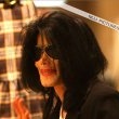 Michael Jackson intr-un magazin de pe Oxford Street, Londra.