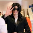 Michael Jackson la cumparaturi in Beverly Hills, California