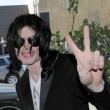 Michael Jackson la cumparaturi in Beverly Hills, California