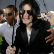 Michael Jackson la cumparaturi in Beverly Hills, California