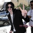 Michael Jackson la cumparaturi in Beverly Hills, California