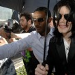 Michael Jackson la cumparaturi in Beverly Hills, California