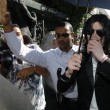Michael Jackson la cumparaturi in Beverly Hills, California