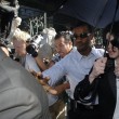 Michael Jackson la cumparaturi in Beverly Hills, California
