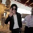Michael Jackson la cumparaturi in Beverly Hills, California