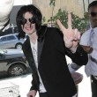 Michael Jackson la cumparaturi in Beverly Hills, California