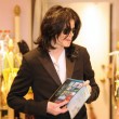Michael Jackson la cumparaturi in Beverly Hills, California