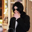 Michael Jackson la cumparaturi in Beverly Hills, California