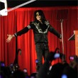 Michael Jackson revine pentru ultima oara pe scena