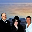 Michael Jackson si noua sa echipa manageriala: Abdulla Hamad Al-Khalifa si Guy Holmes.