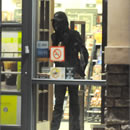 Michael Jackson viziteaza libraria Barnes & Noble din Las Vegas, impreuna cu cei trei copii ai sai (20 mai 2008)