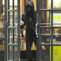 Michael Jackson viziteaza libraria Barnes & Noble din Las Vegas, impreuna cu cei trei copii ai sai (20 mai 2008)