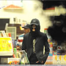 Michael Jackson viziteaza libraria Barnes & Noble din Las Vegas, impreuna cu cei trei copii ai sai (20 mai 2008)