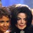 Michael recieves a "Millenium- Bambi" at the Bambi award ceremony in Berlin, Germany.