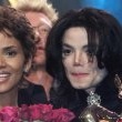 Michael recieves a "Millenium- Bambi" at the Bambi award ceremony in Berlin, Germany.