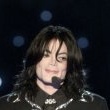Michael recieves the "Millennium Award" at the World Music Award ceremony.