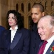 Michael visits England accompanied by Uri Geller and magician David Blaine.
