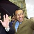 Michael visits England accompanied by Uri Geller and magician David Blaine.