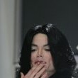 World Music Awards. Beyonce Knowles presents Michael the 'Diamond Award'.