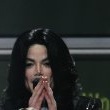 World Music Awards. Beyonce Knowles presents Michael the 'Diamond Award'.