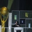 World Music Awards. Beyonce Knowles presents Michael the 'Diamond Award'.