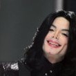 World Music Awards. Beyonce Knowles presents Michael the 'Diamond Award'.