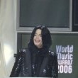 World Music Awards. Beyonce Knowles presents Michael the 'Diamond Award'.