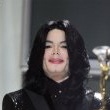 World Music Awards. Beyonce Knowles presents Michael the 'Diamond Award'.