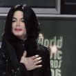 World Music Awards. Beyonce Knowles presents Michael the 'Diamond Award'.