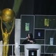 World Music Awards. Beyonce Knowles presents Michael the 'Diamond Award'.