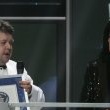 World Music Awards. Beyonce Knowles presents Michael the 'Diamond Award'.