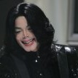 World Music Awards. Beyonce Knowles presents Michael the 'Diamond Award'.