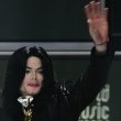 World Music Awards. Beyonce Knowles presents Michael the 'Diamond Award'.