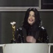 World Music Awards. Beyonce Knowles presents Michael the 'Diamond Award'.