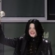 World Music Awards. Beyonce Knowles presents Michael the 'Diamond Award'.