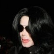 World Music Awards. Michael walks the red carpet and signs his autograph for fans as he enters the ceremony.