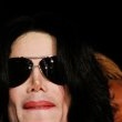 World Music Awards. Michael walks the red carpet and signs his autograph for fans as he enters the ceremony.