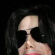 World Music Awards. Michael walks the red carpet and signs his autograph for fans as he enters the ceremony.