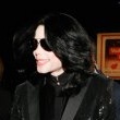World Music Awards. Michael walks the red carpet and signs his autograph for fans as he enters the ceremony.
