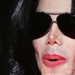 World Music Awards. Michael walks the red carpet and signs his autograph for fans as he enters the ceremony.