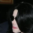 World Music Awards. Michael walks the red carpet and signs his autograph for fans as he enters the ceremony.