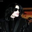 World Music Awards. Michael walks the red carpet and signs his autograph for fans as he enters the ceremony.