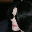 World Music Awards. Michael walks the red carpet and signs his autograph for fans as he enters the ceremony.